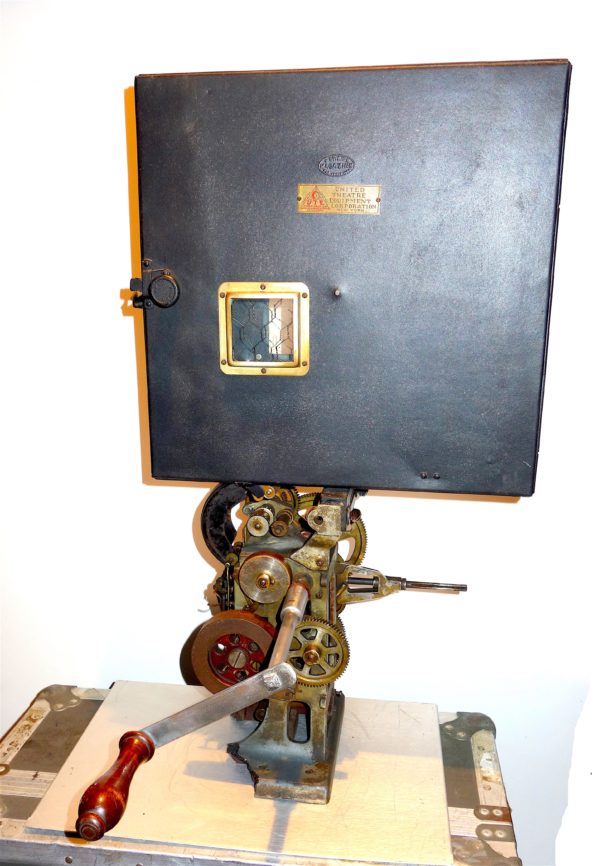 16MM VINTAGE MOVIE PROJECTOR CIRCA 1940. RARE SCULPTURE PIECE FOR